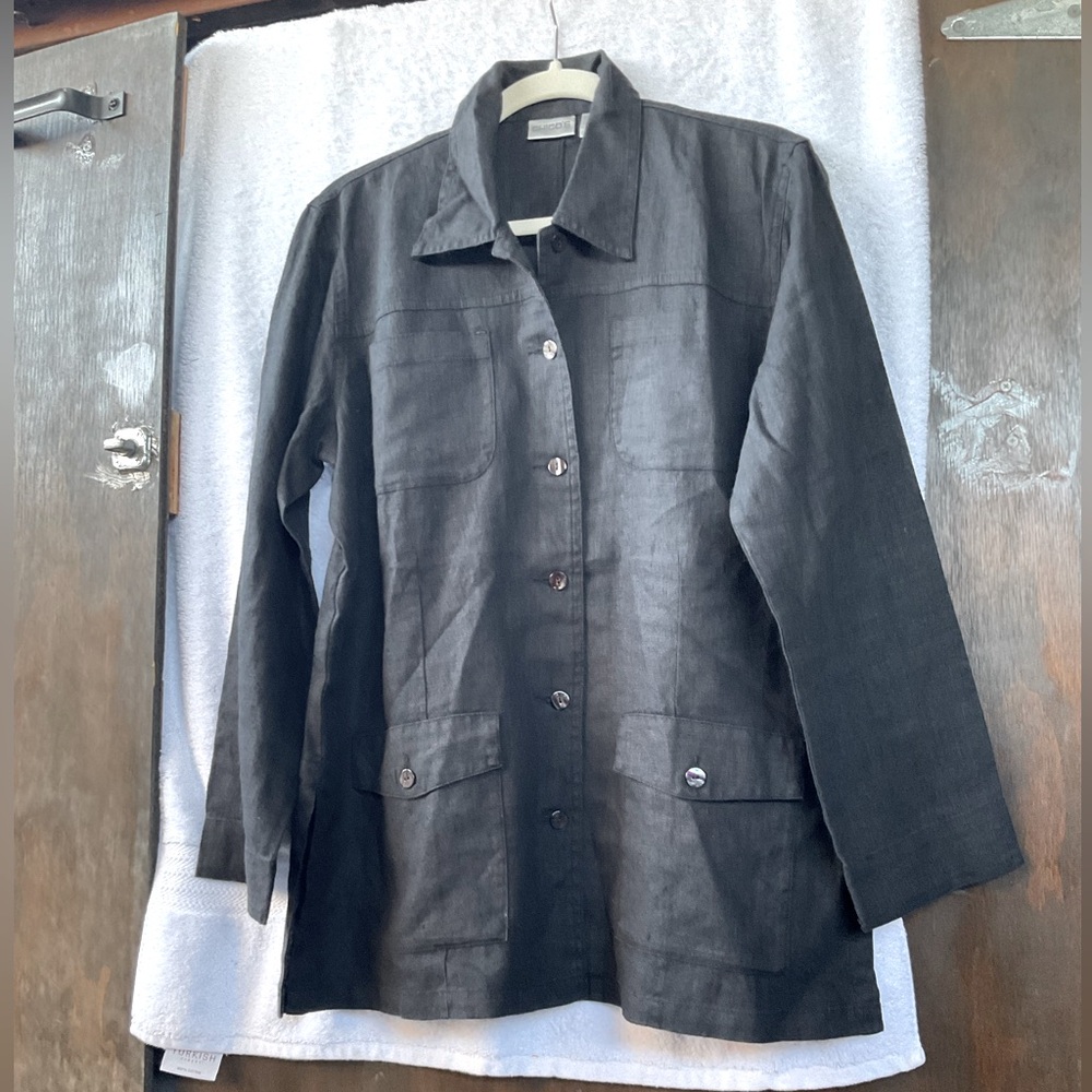 Chico’s Black Shawnee Croc L/S Button Down REL Black; NWT; M/8